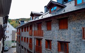 Apartamentos Escarrilla Suites 3000